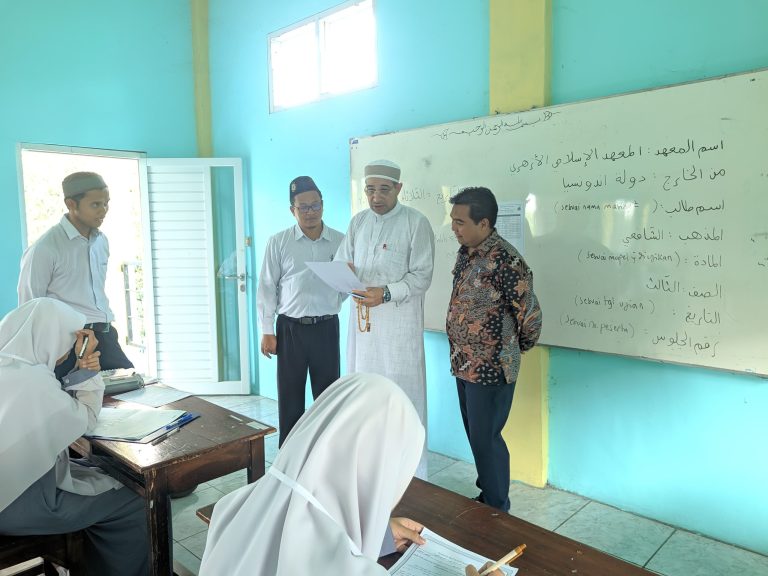 Perwakilan Yayasan Cakrawala Insan Azhari (YCIA) Jakarta Monitoring Ujian Syahadah Santri Azhari Ponpes eLKISI