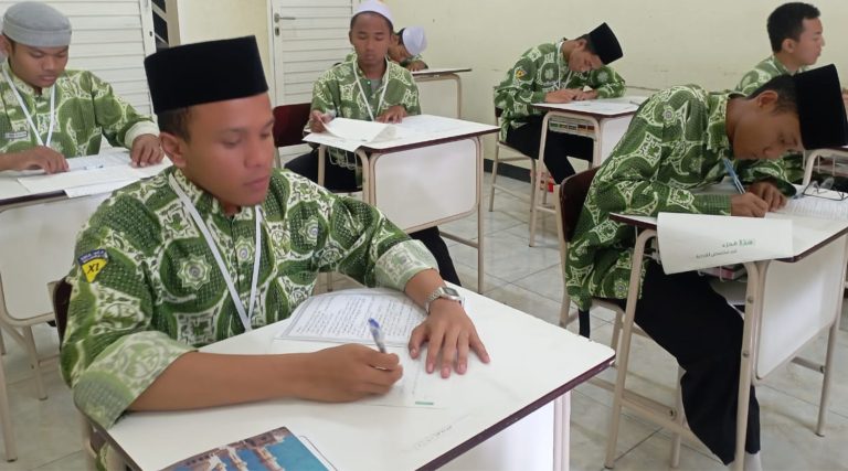 Ujian Syahadah, Salah Satu Syarat Kelulusan Santri Pesantren Internasional Azhari