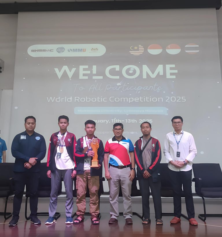 Prestasi Internasional: Santri SMA eLKISI Raih Juara 1 Lomba Robot di Malaysia