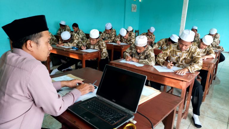 Santri eLKISI Hadapi Asesmen Tengah Semester Genap: Evaluasi Pengembangan Akademik