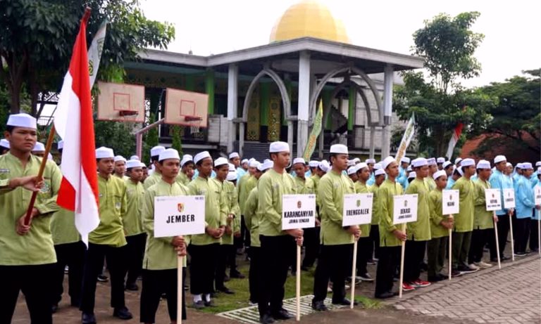 Menjaga Persaudaraan dan Menghindari Perbuatan Negatif Dalam Islam