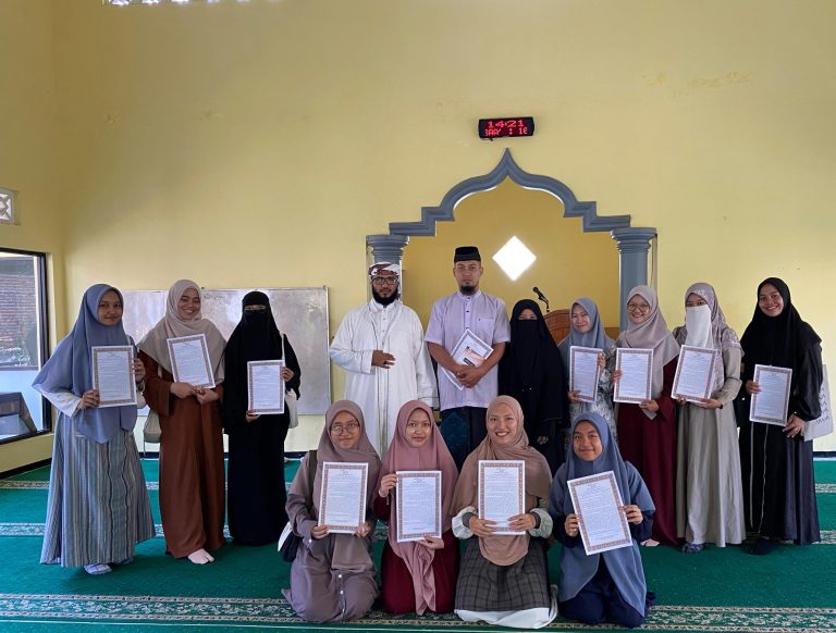 Santriwati Kader Ulama Bersama Syekh Dr. Jamal Mahmud Al-Adeniy (Yaman)