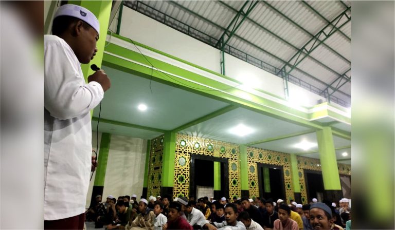 Kultum Santri: Media Dakwah dan Latihan Public Speaking di Pondok Pesantren eLKISI
