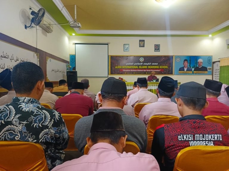 Lebih dari Sekadar Mengajar: 7 Peran Mulia Guru terhadap Murid