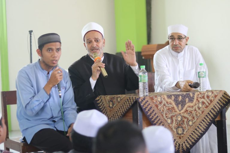 Ta’aruf Syaikh Magdy Ali dari Mesir dengan Santri, Pengajar Baru di Ponpes eLKISI Mojokerto