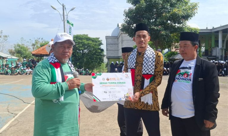 Momentum Hari Santri, Ponpes eLKISI Salurkan Bantuan 100 Juta untuk Palestina