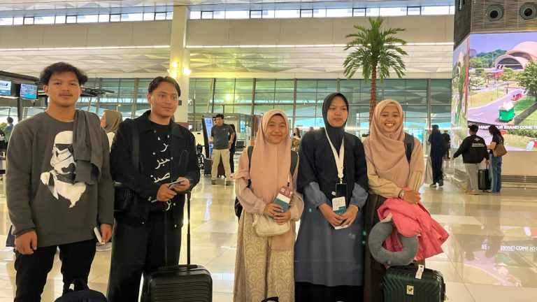 Alya Az Zarotul Azizah, Alumni Ponpes eLKISI Mojokerto, Resmi Berangkat ke Universitas Tripoli–Libya dalam Program Bergengsi Muhammadiyah