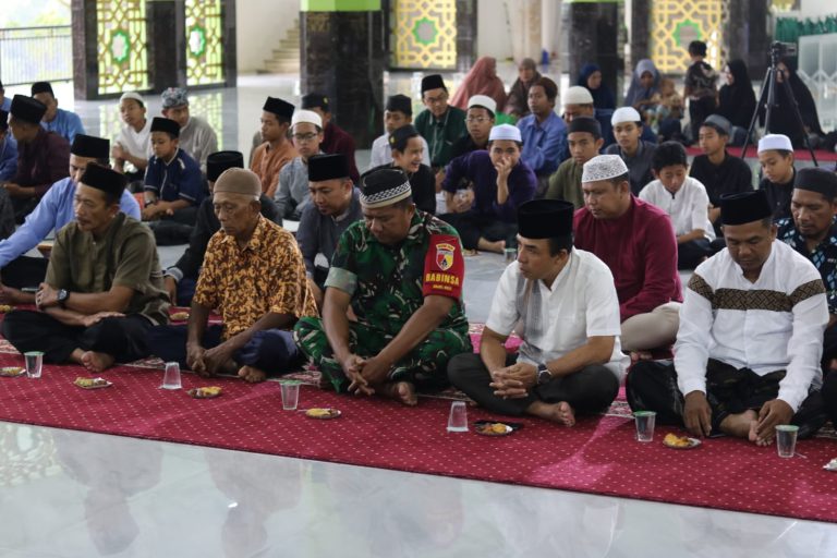 Adakan Buka Bersama 2026, Ponpes eLKISI Berikan Tunjangan untuk Dai dan Guru Ngaji sebagai Bentuk Kepedulian Pesantren