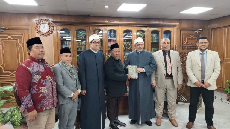 Delegasi eLKISI Diterima Rektor Al-Azhar Kairo, Perkuat Kerja Sama Pendidikan Santri Indonesia