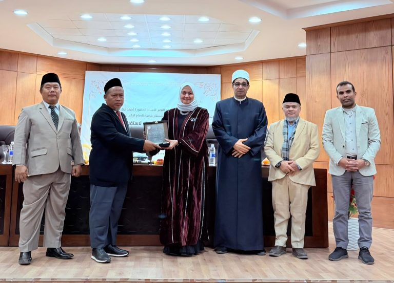 Penasihat Grand Syaikh Al‑Azhar Dr. Nahla As‑Shaidi Hadiri Penyambutan Mahasiswa Baru eLKISI di Kairo, Jaga Kesungguhan Belajar di Pusat Keilmuan Islam Dunia