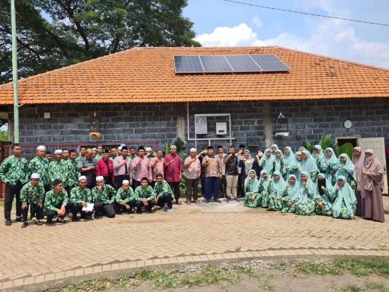 PONPES eLKISI Mojokerto Perkuat Program Eco Pesantren melalui Pengembangan Energi Terbarukan (PLTMH & PLTS)