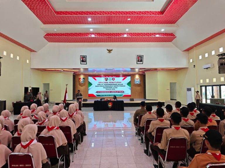 Calon Pengurus Santri eLKISI Gembleng Jiwa Kepemimpinan di Pusdiklat Brimob Watukosek