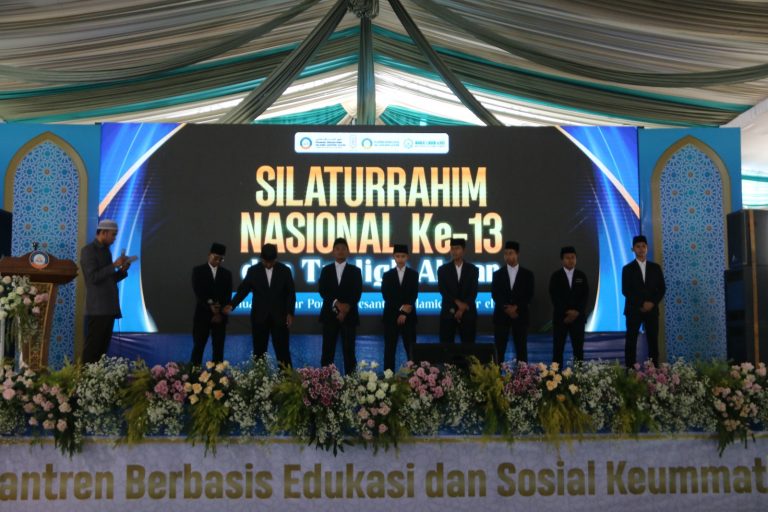 Bukan Ujian Biasa! 8 Santri eLKISI Diuji Langsung Syaikh Al-Azhar didepan Ribuan Jamaah, Hafal 500 Hadits dan Jawab Pertanyaan Tanpa Gugup