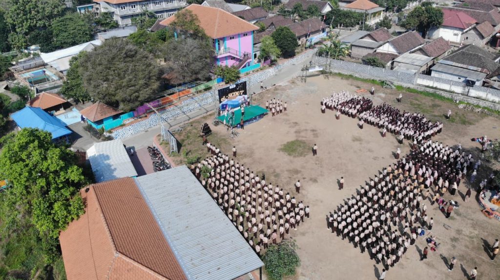 Santri eLKISI mengikuti kegiatan eL-SCOUT CAMP 2026 di eLKISI EDUPARK.