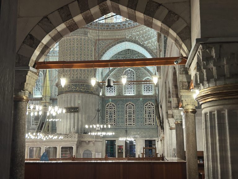 Keutamaan Shalat Berjamaah dan Rahasia Keberkahannya