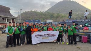 Santri Relawan Pengabdian Ponpes eLKISI Tiba di Pulau Ende Flores NTT