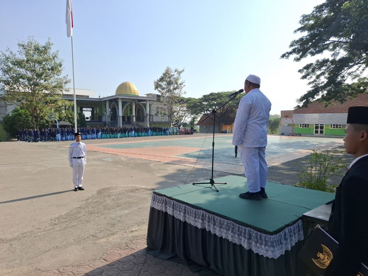 Suasana Khidmat Upacara Hari Santri Nasional 2026 di Pondok Pesantren Islamic Center eLKISI Mojokerto